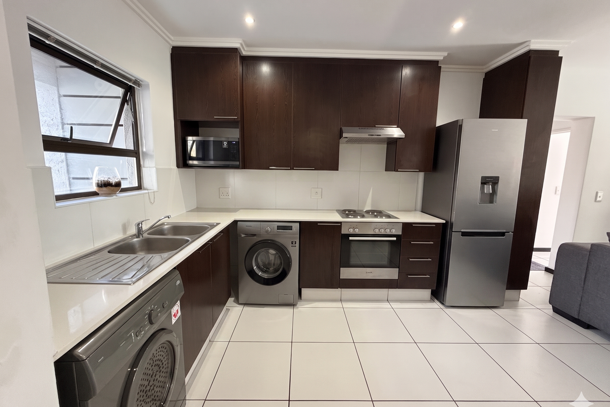 Stylish 2-bedroom apartment in Barbeque Downs, Midrand perfect for modern living and convenience! - Photo 3