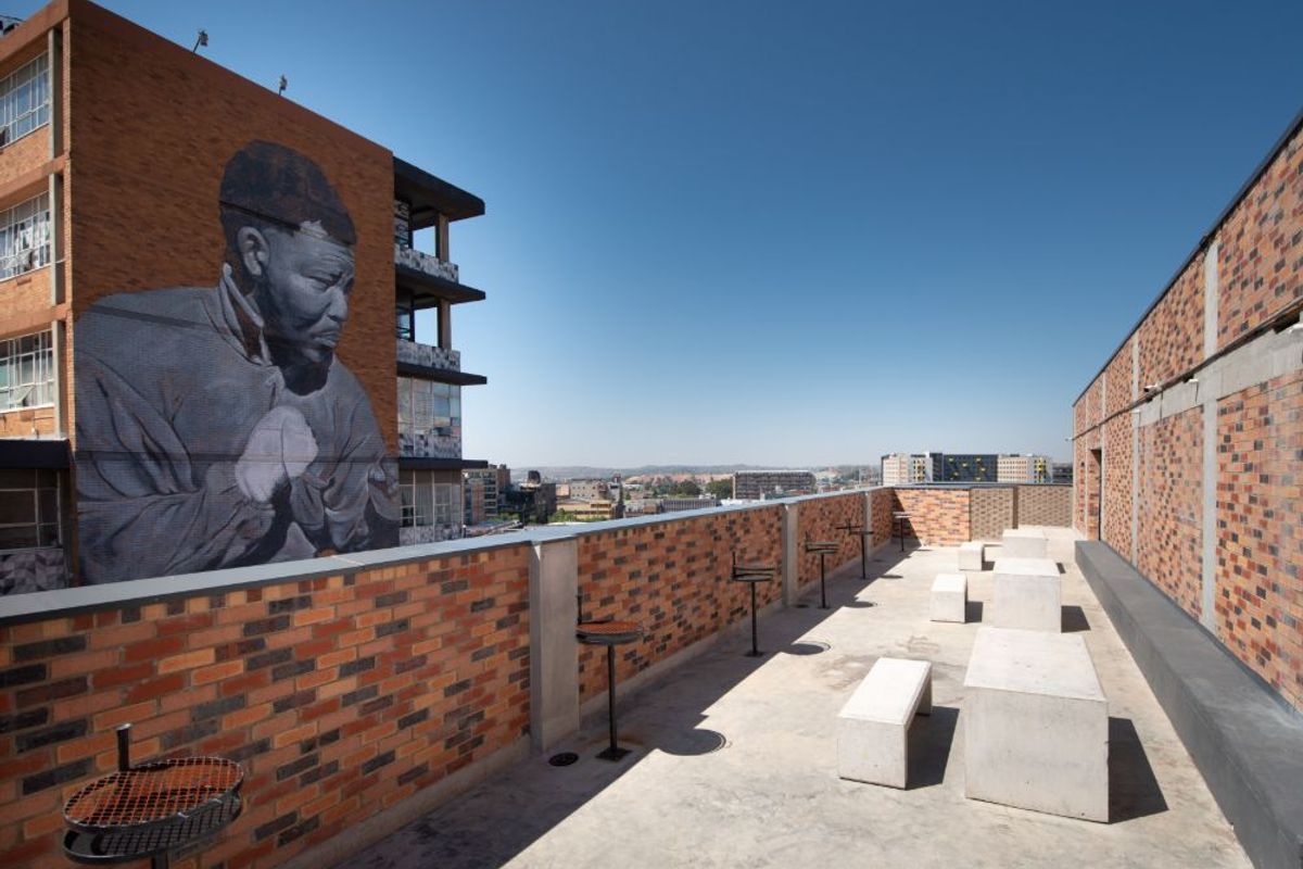 These apartments blends stylish urban living with convenience. - Photo 2