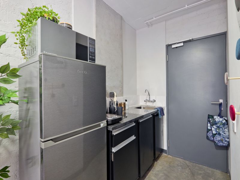 These apartments blends stylish urban living with convenience. - Photo 9