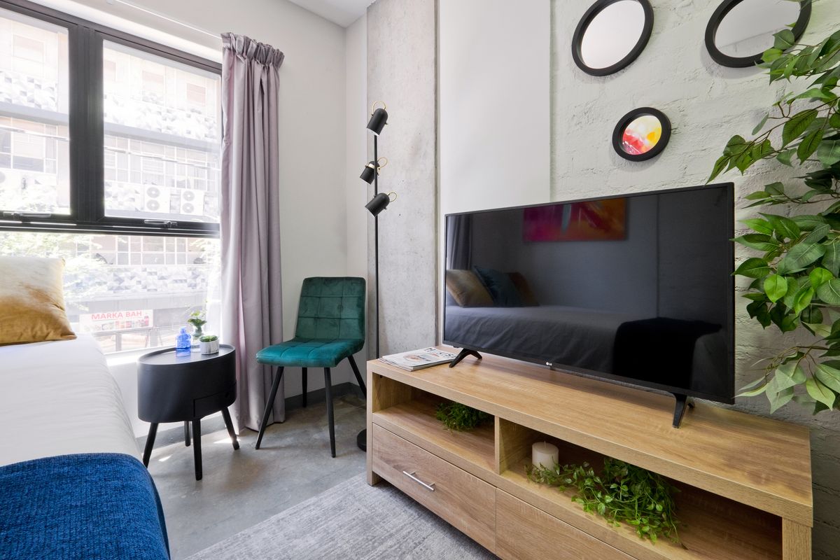 These apartments blends stylish urban living with convenience. - Photo 4