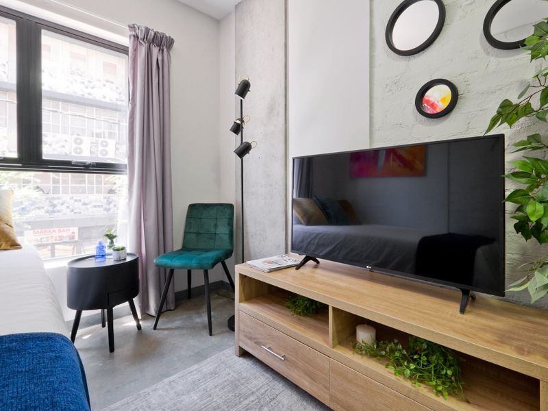 These apartments blends stylish urban living with convenience. - Photo 4