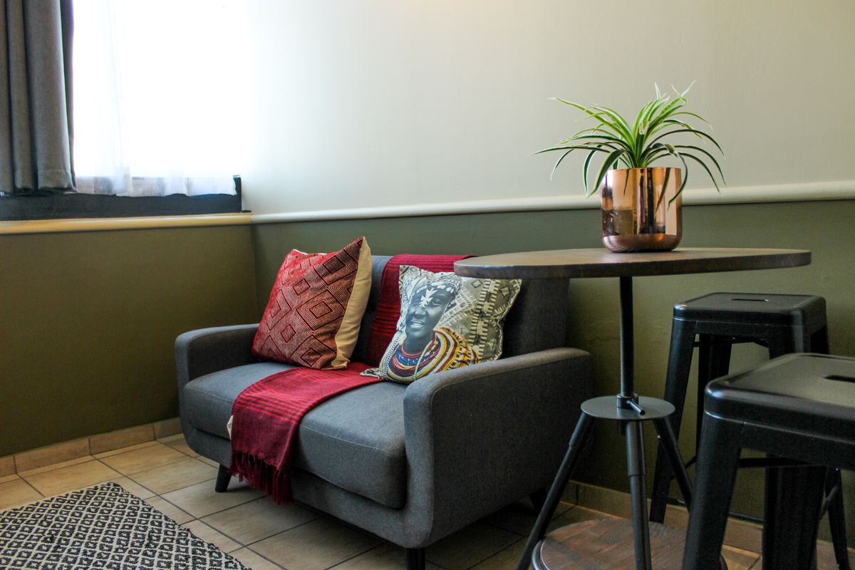 The building offers rooms, bachelor apartments, and one‐bedroom layouts - Photo 5