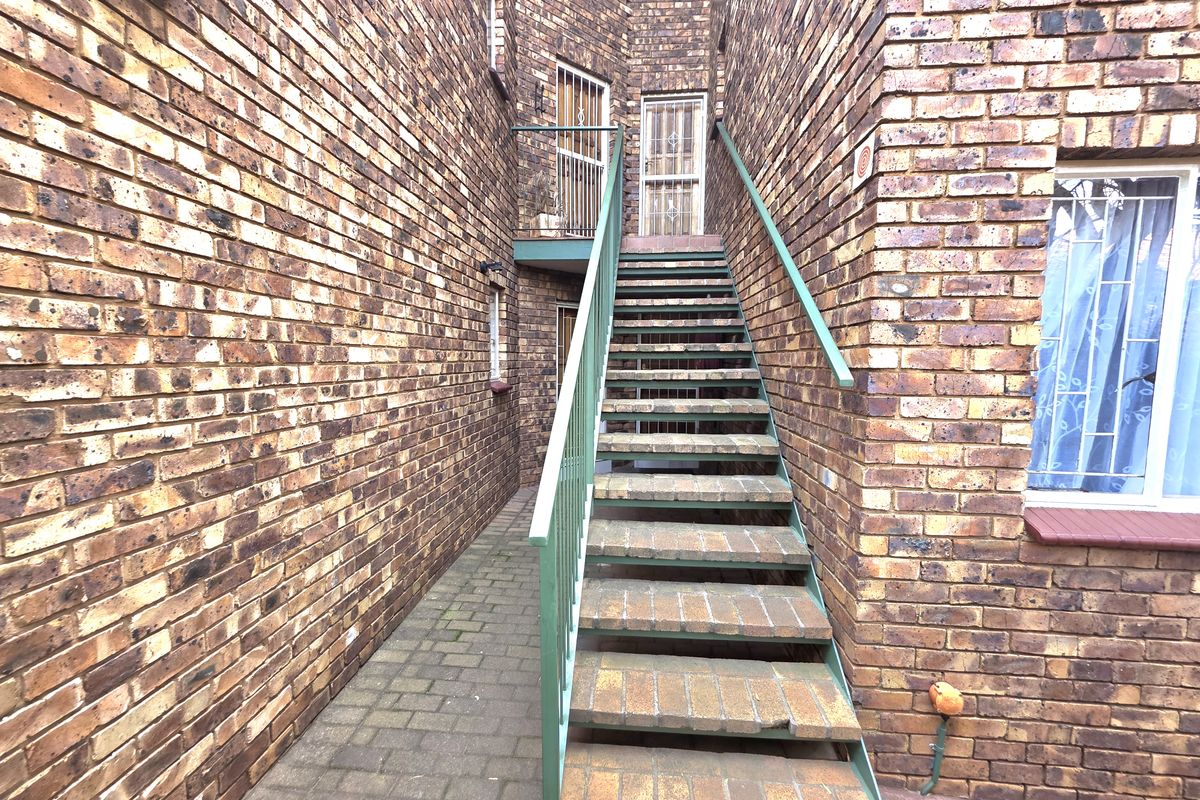 Calling First time Buyers or Investors! - Photo 4