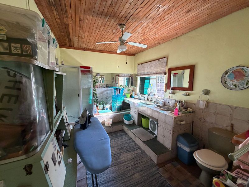 Spacious Family Home! - Photo 10