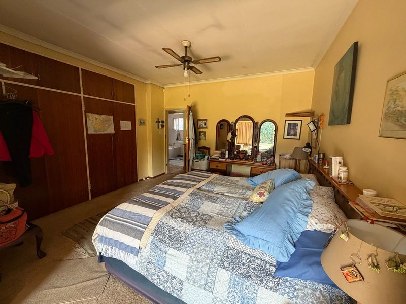 Spacious Family Home! - Photo 9