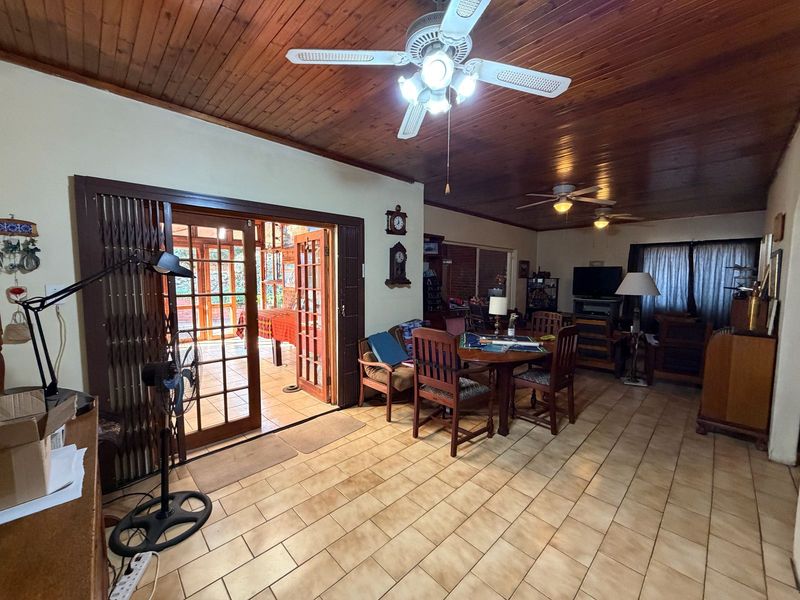Spacious Family Home! - Photo 7