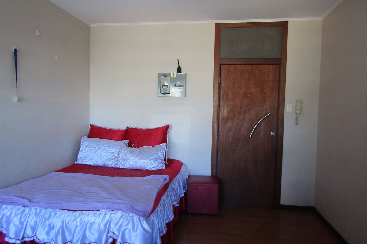 Apartment For Sale In Johannesburg - Photo 2