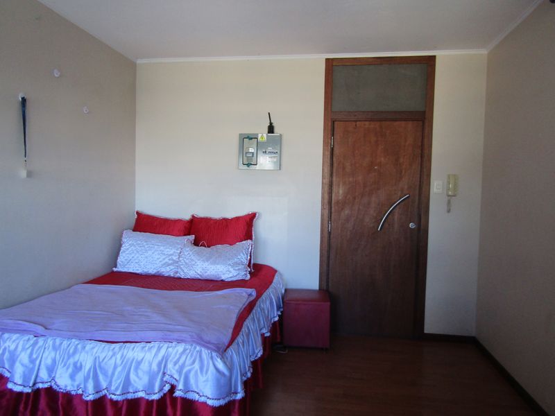 Apartment For Sale In Johannesburg - Photo 2