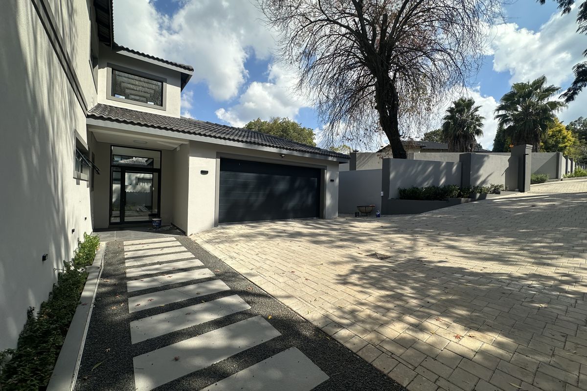 A Luxurious Masterpiece For Rent - Photo 5