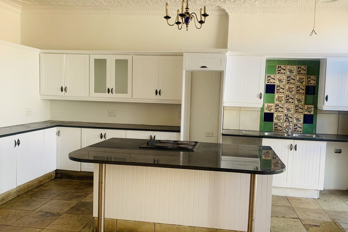 Beautiful Family Home in a Prime Location - Photo 3