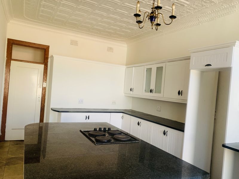 Beautiful Family Home in a Prime Location - Photo 2