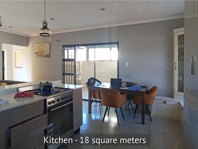 3 bedrooms 2 bathroom home for sale - Photo 2