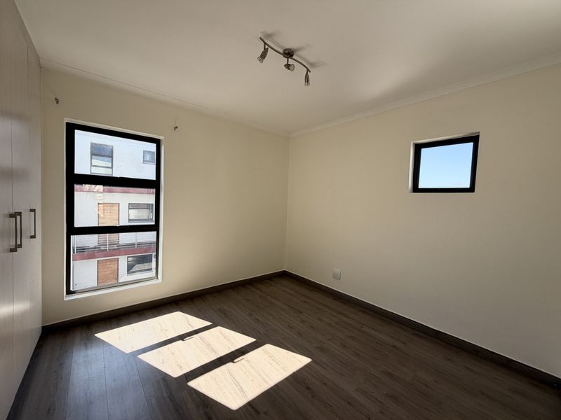 Spacious 3-bedroom apartment to let in Barbeque Downs, Midrand ideal for modern living! - Photo 9
