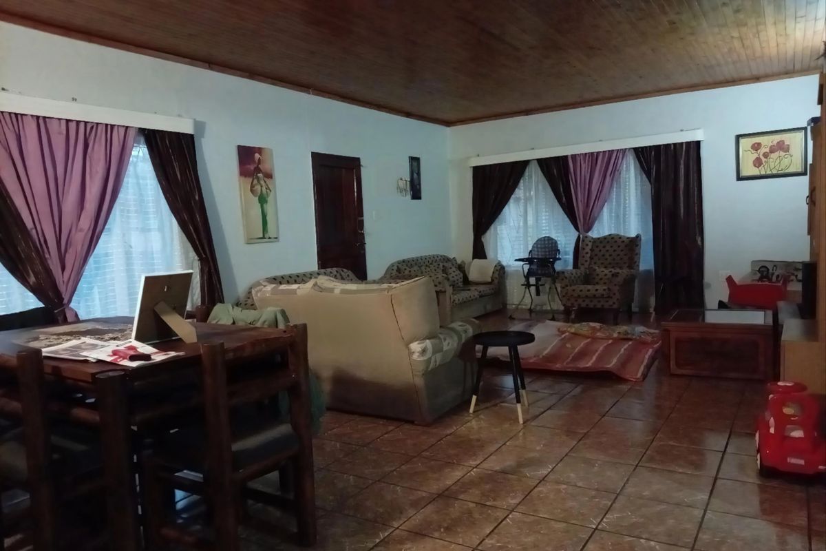 Charming freestanding home in Meyerville, Standerton—perfect for family living and investment! - Photo 5