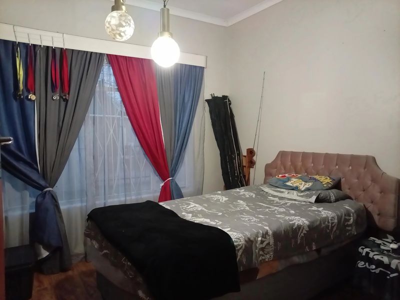 Charming freestanding home in Meyerville, Standerton—perfect for family living and investment! - Photo 8