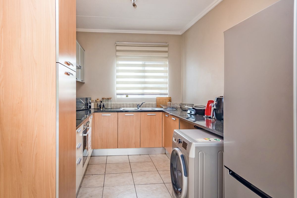 2-bedroom apartment in Ferndale, Randburg - modern living with great amenities and location. - Photo 3