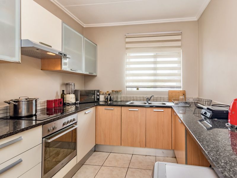 2-bedroom apartment in Ferndale, Randburg - modern living with great amenities and location. - Photo 10