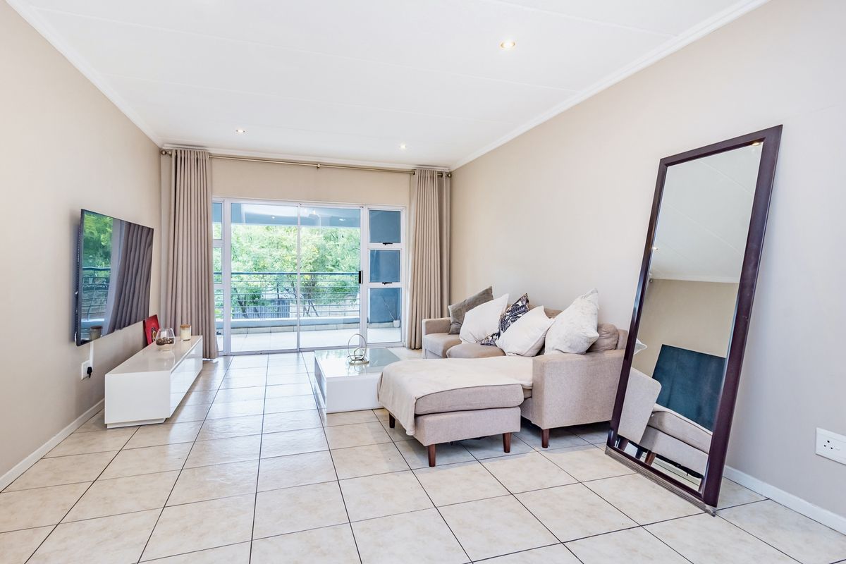 2-bedroom apartment in Ferndale, Randburg - modern living with great amenities and location. - Photo 2