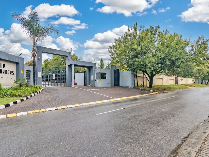 2-bedroom apartment in Ferndale, Randburg - modern living with great amenities and location. - Photo 6