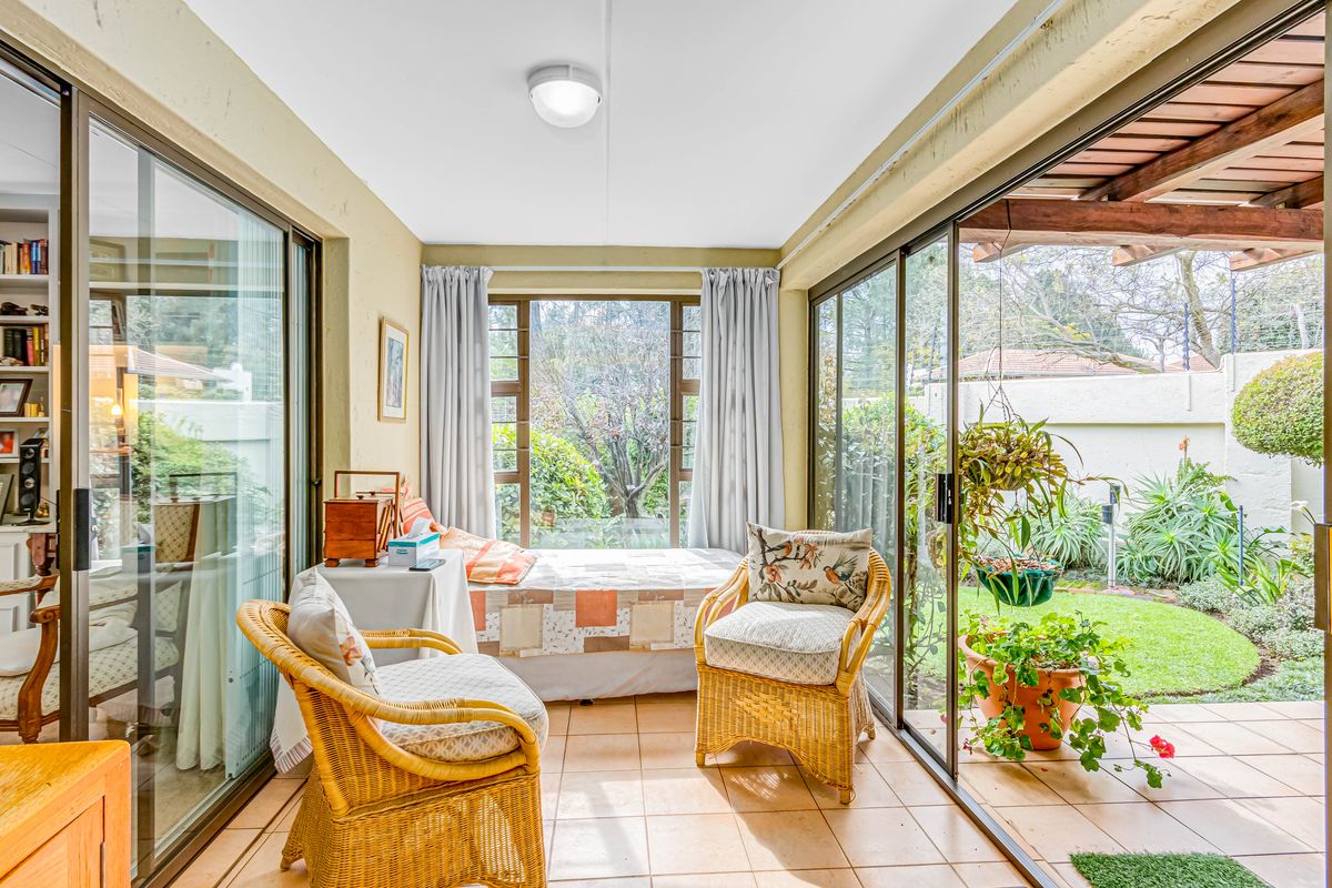 Refined Living in Bryanston’s Most Exclusive Enclosure - Photo 4