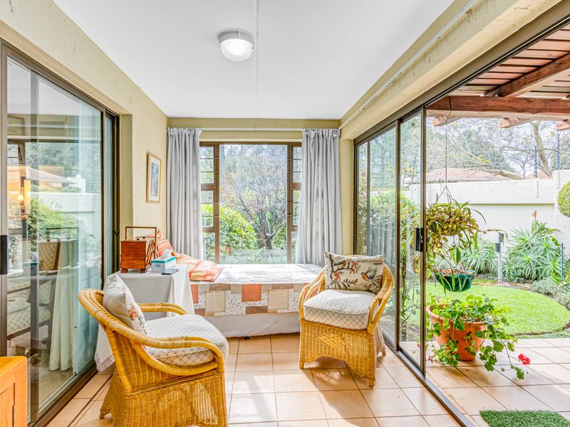 Refined Living in Bryanston’s Most Exclusive Enclosure - Photo 4