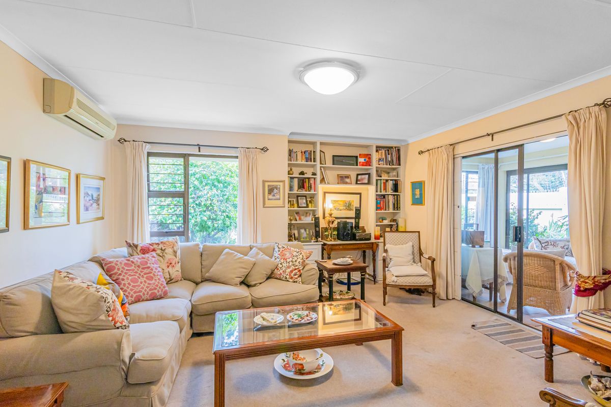 Refined Living in Bryanston’s Most Exclusive Enclosure - Photo 3