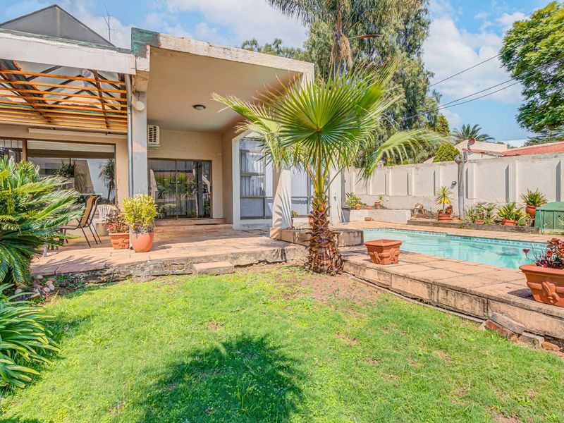 3 Bedroom Double Storey Home For Sale in Edenburg, Sandton - Photo 3