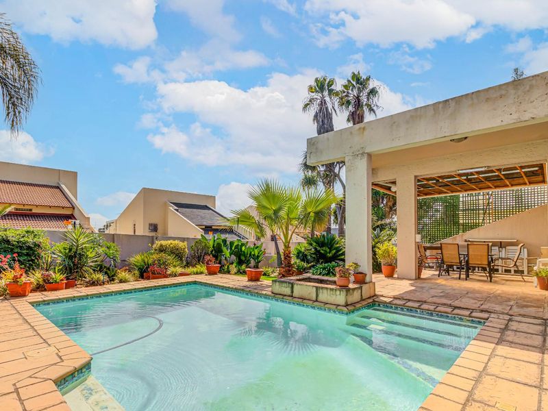 3 Bedroom Double Storey Home For Sale in Edenburg, Sandton - Photo 6