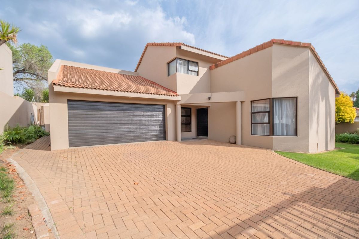 3 Bed, 2.5 Bathroom Cluster- Sunninghill - Photo 2