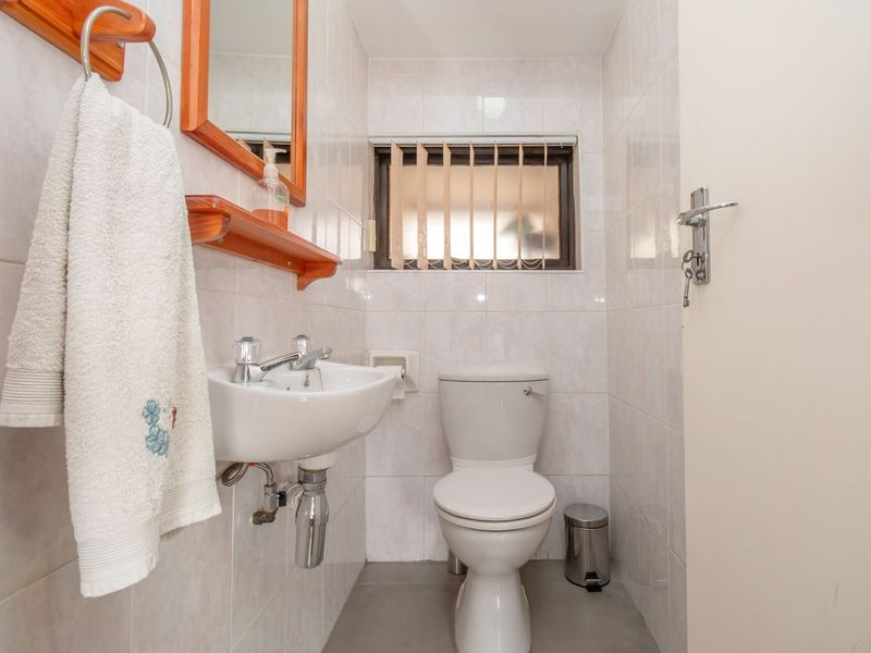 3 Bed, 2.5 Bathroom Cluster- Sunninghill - Photo 9