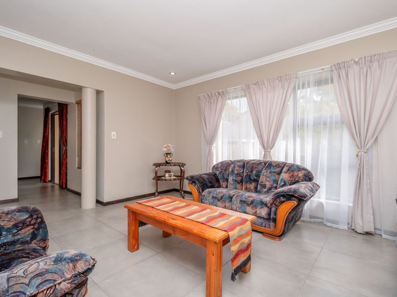 3 Bed, 2.5 Bathroom Cluster- Sunninghill - Photo 8