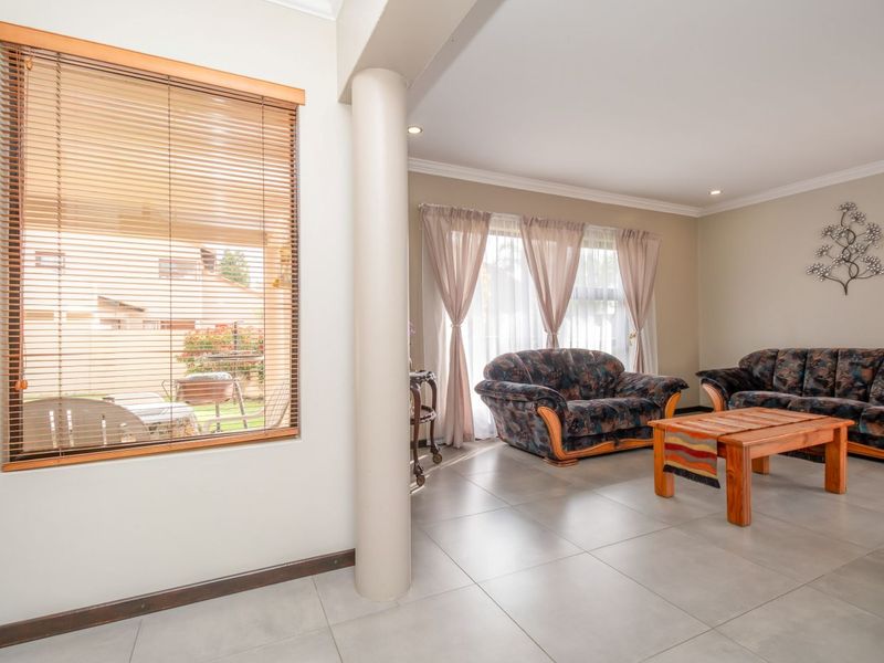 3 Bed, 2.5 Bathroom Cluster- Sunninghill - Photo 7