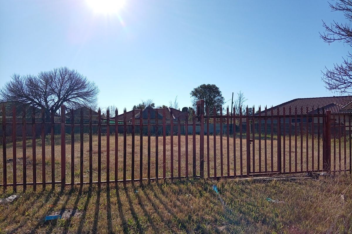 Discover your dream canvas: 750m2 vacant land for sale in Kosmos Park, Standerton. Build your future - Photo 2
