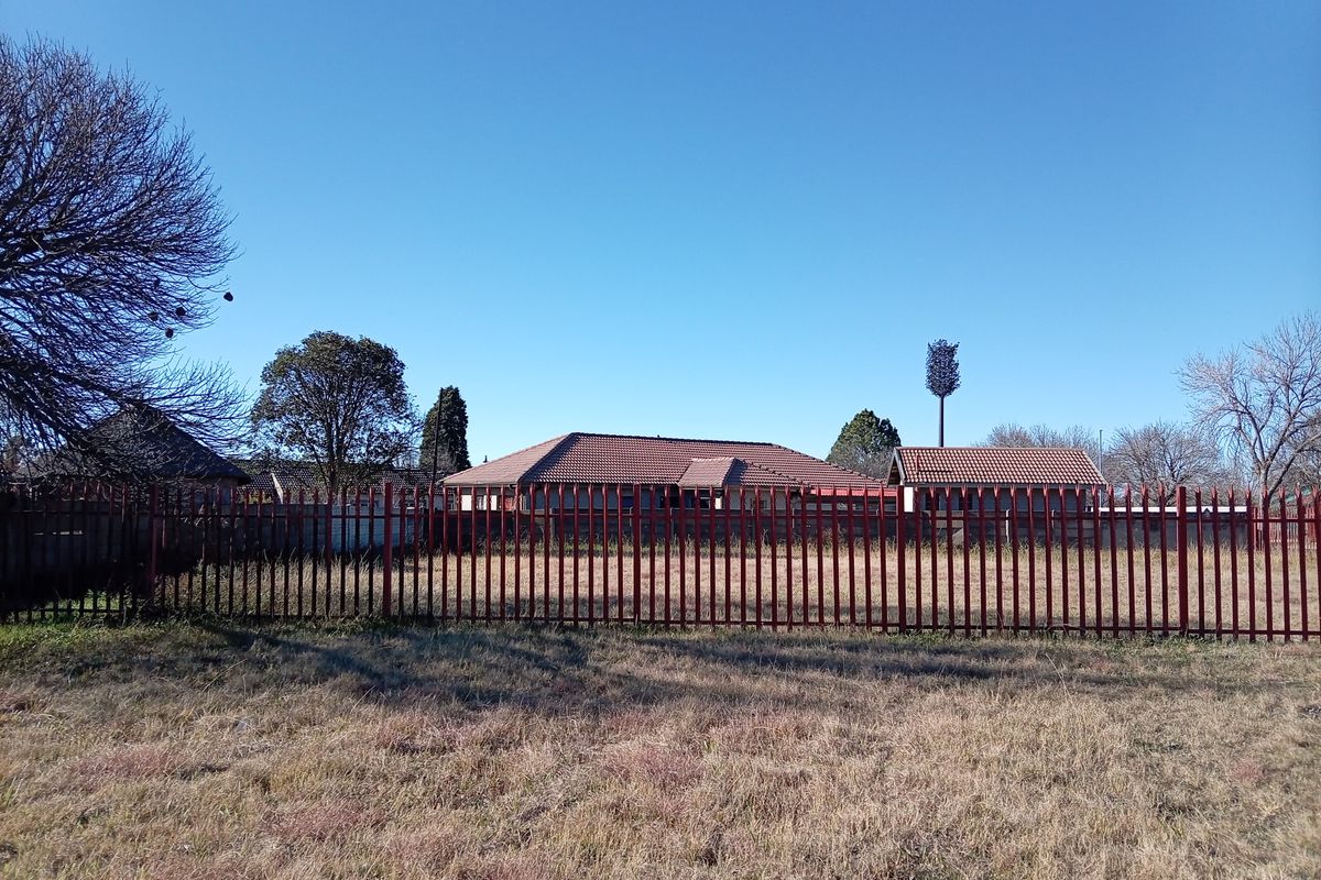 Discover your dream canvas: 750m2 vacant land for sale in Kosmos Park, Standerton. Build your future - Photo 4
