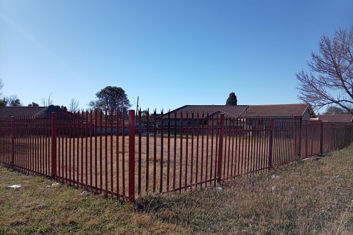 Discover your dream canvas: 750m2 vacant land for sale in Kosmos Park, Standerton. Build your future - Photo 3