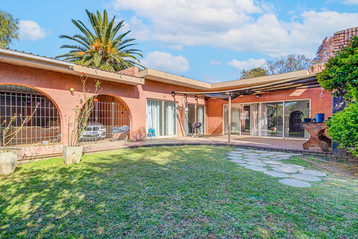 Freestanding For Sale In Sandton - Photo 4