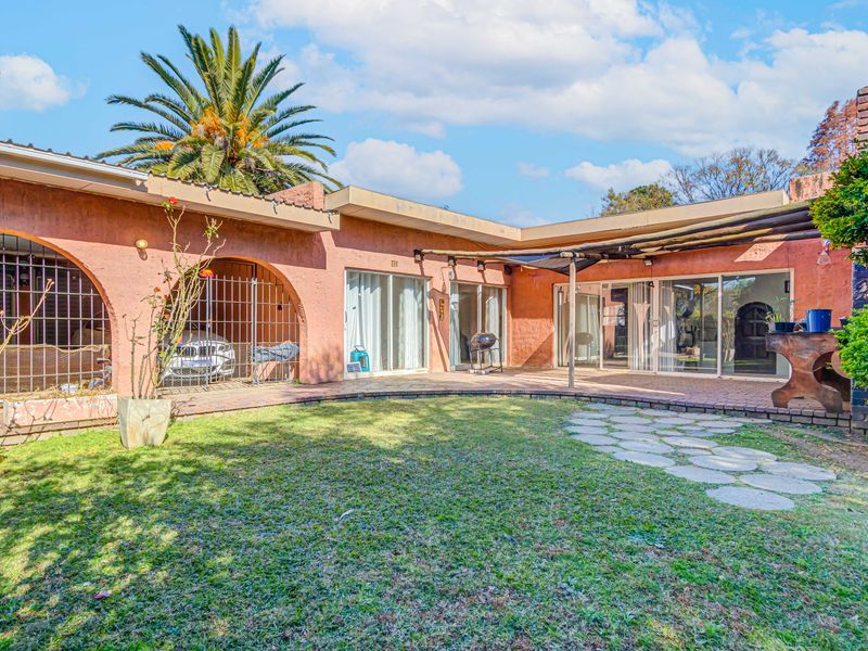Freestanding For Sale In Sandton - Photo 4