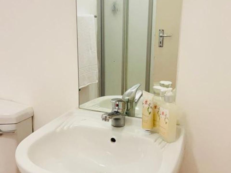 Apartment For Sale In Johannesburg - Photo 7
