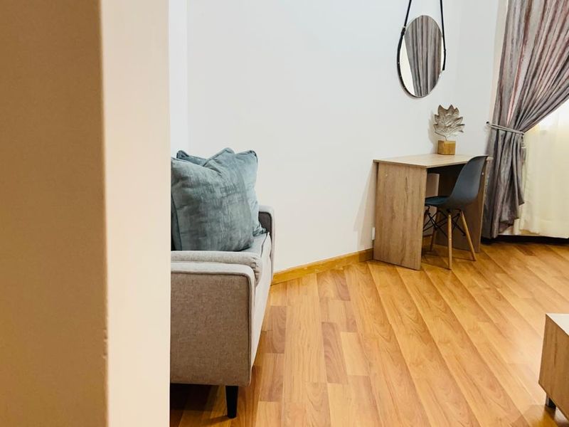Apartment For Sale In Johannesburg - Photo 3