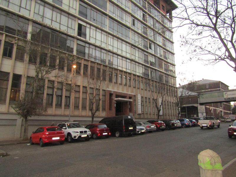 Apartment For Sale In Johannesburg - Photo 1