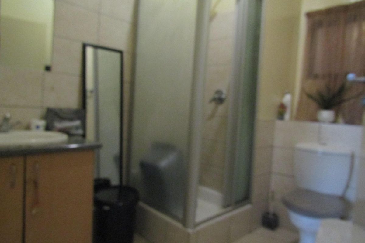 Apartment For Sale In Johannesburg - Photo 4