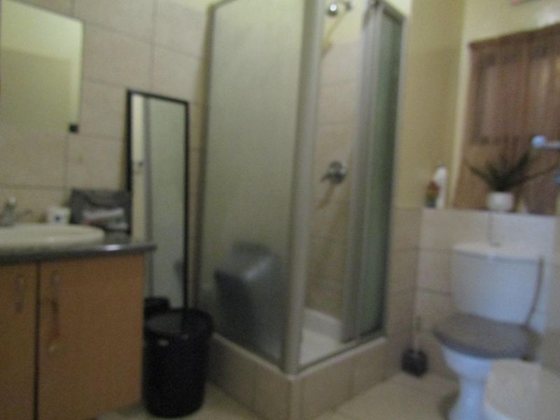 Apartment For Sale In Johannesburg - Photo 4