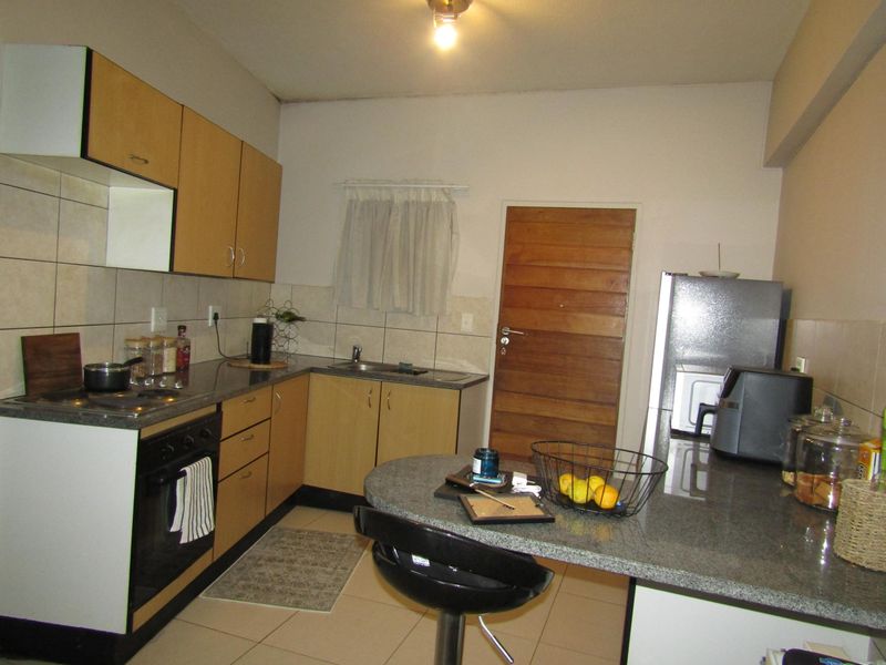 Apartment For Sale In Johannesburg - Photo 1