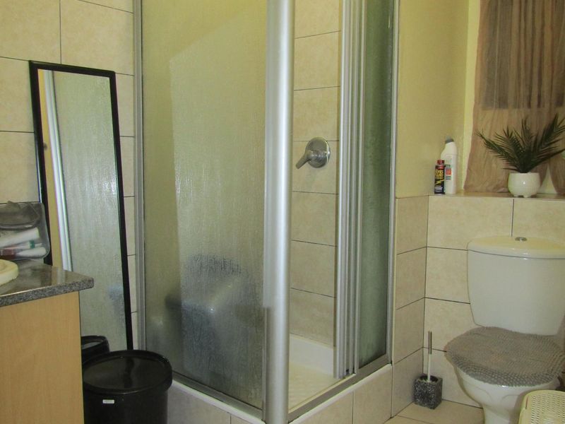 Apartment For Sale In Johannesburg - Photo 10
