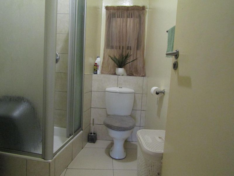 Apartment For Sale In Johannesburg - Photo 8