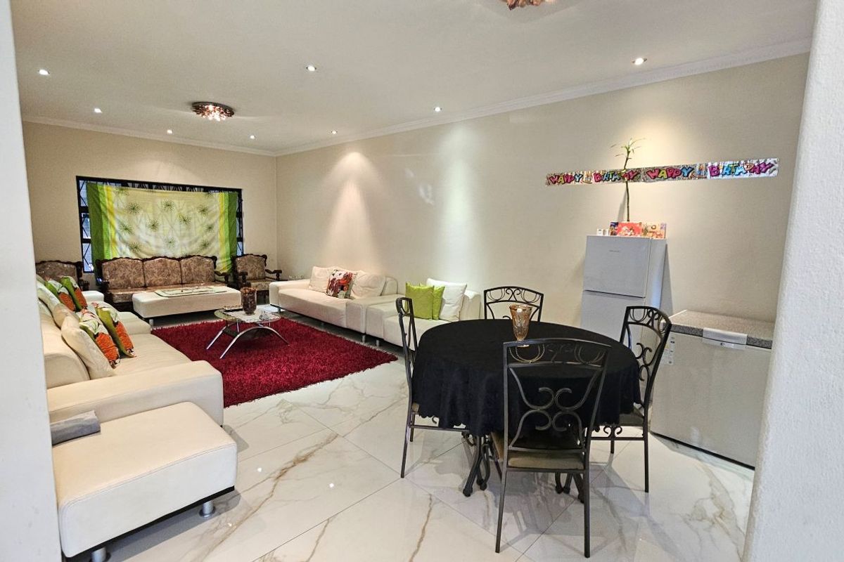 6 Bedroom House- Midrand - Photo 3