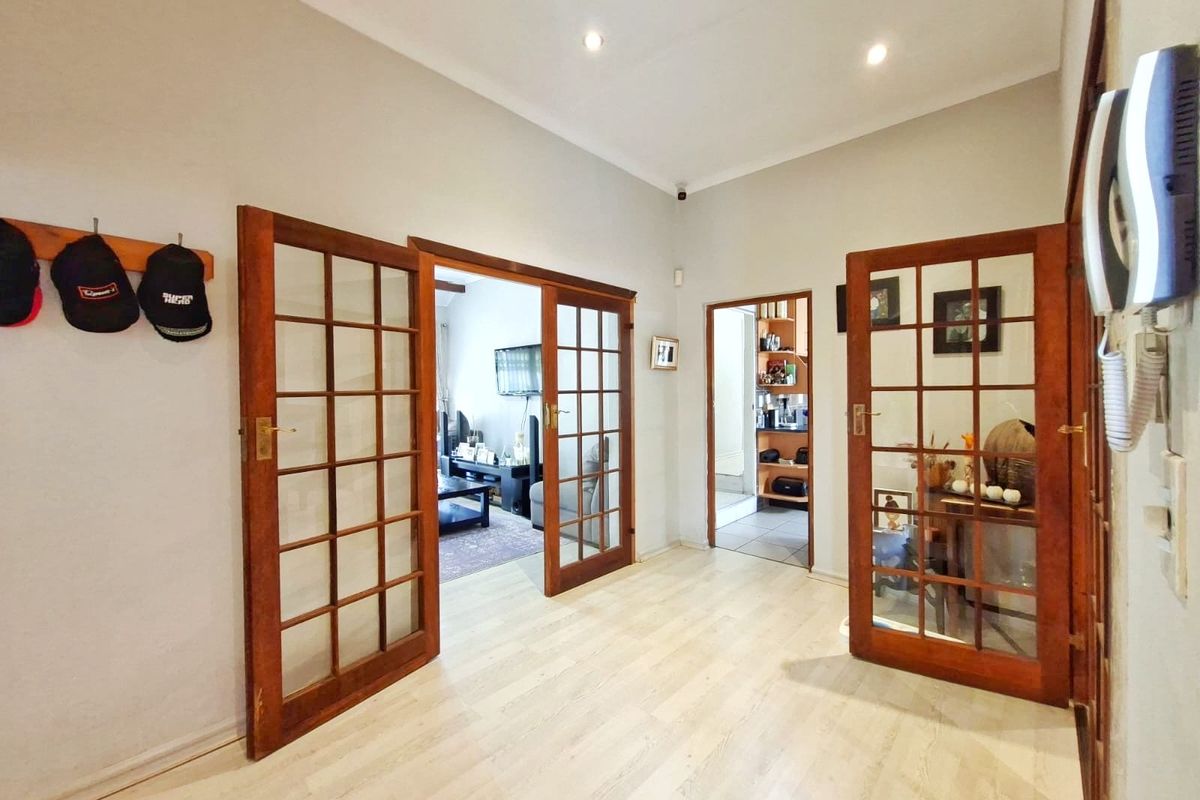Spacious 3 Bedroom Family Home | Pool, Jacuzzi, Study & Double Garage | Vorna Valley - Photo 2