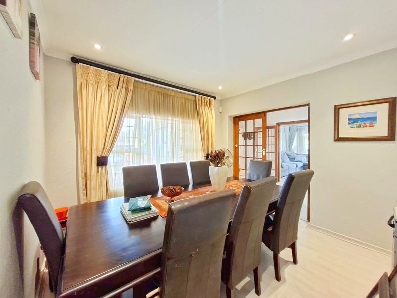 Spacious 3 Bedroom Family Home | Pool, Jacuzzi, Study & Double Garage | Vorna Valley - Photo 7