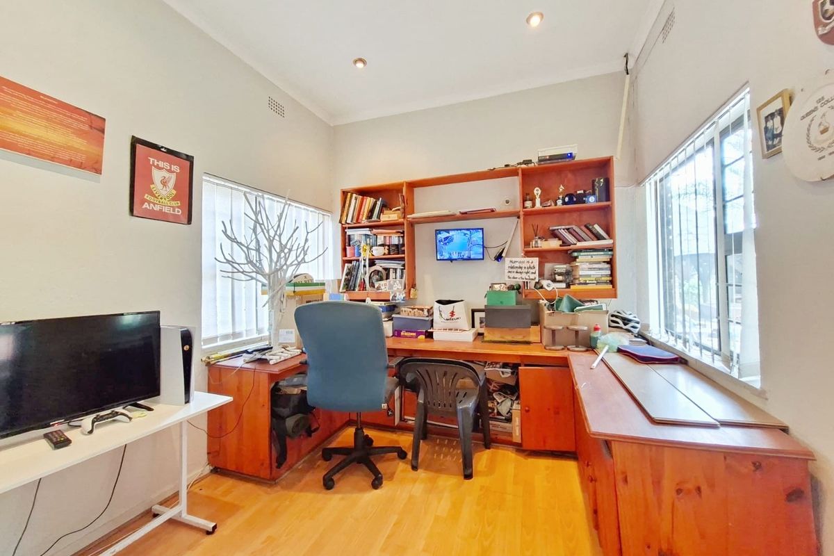 Spacious 3 Bedroom Family Home | Pool, Jacuzzi, Study & Double Garage | Vorna Valley - Photo 4