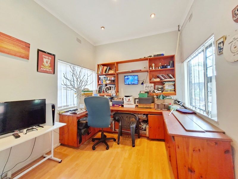 Spacious 3 Bedroom Family Home | Pool, Jacuzzi, Study & Double Garage | Vorna Valley - Photo 4